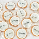 Корпоративные пряники с логотипом «B-flexy» на заказ